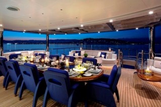 EXCELLENCE V -  Al Fresco Dining